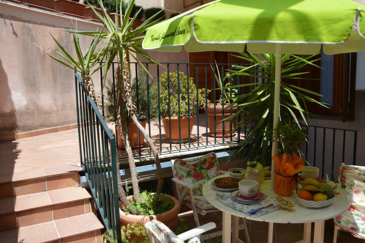 B&B Vicolo Del Chiostro Aci SantʼAntonio Εξωτερικό φωτογραφία
