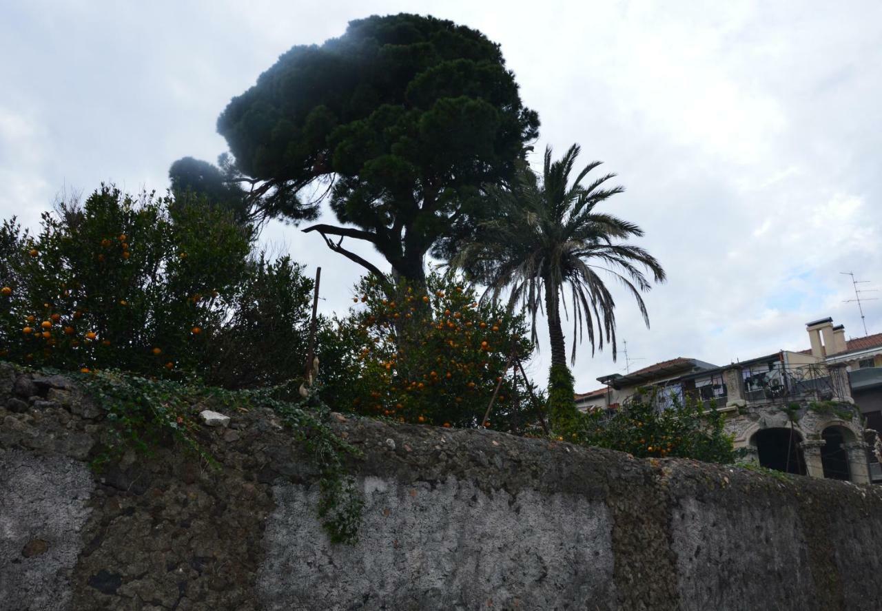 B&B Vicolo Del Chiostro Aci SantʼAntonio Εξωτερικό φωτογραφία