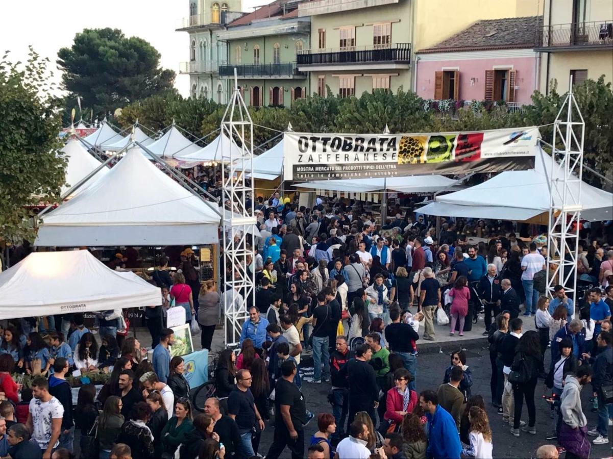 B&B Vicolo Del Chiostro Aci SantʼAntonio Εξωτερικό φωτογραφία